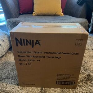 Ninja Slushi Professional Frozen Drink Maker 88OZ